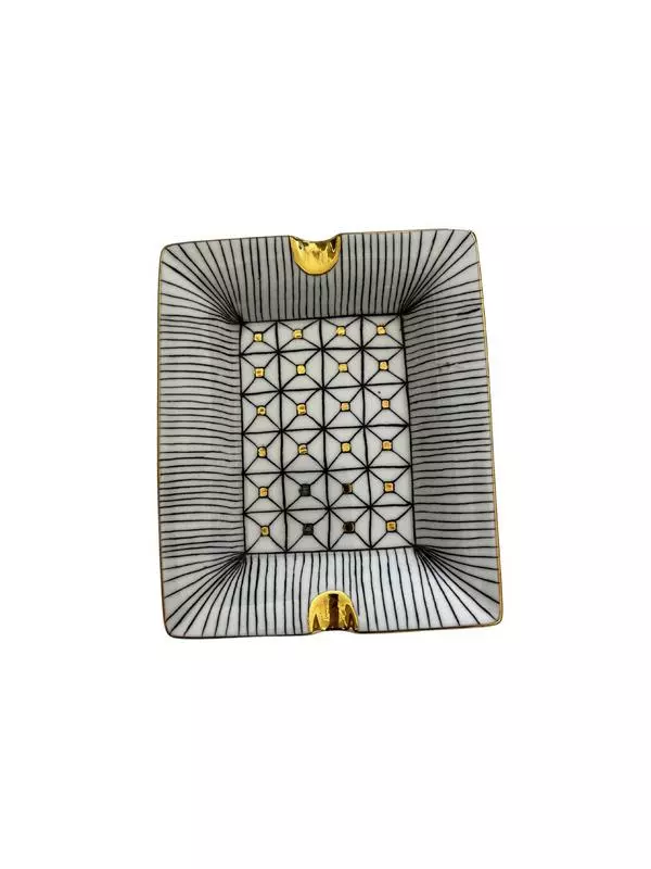 Small Geometrical Ashtray B&W